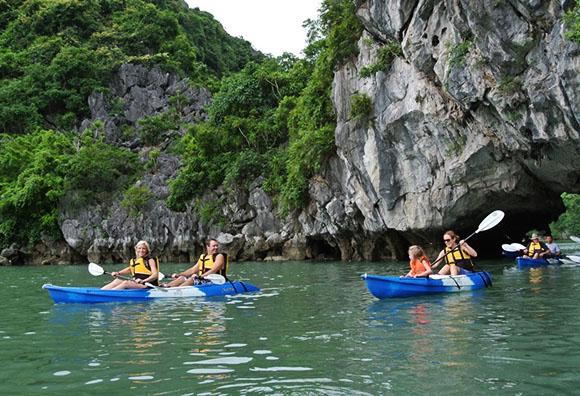 Halong Kayak.jpg