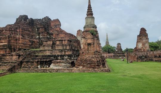 Wat Mahathat.jpg